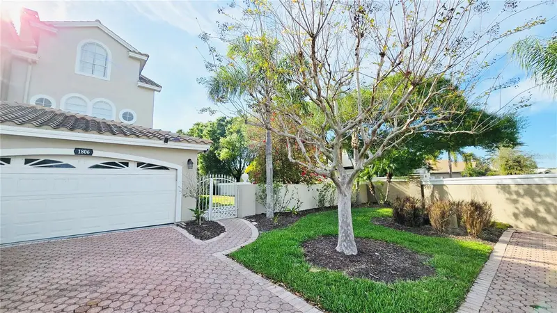 1806 Lago Vista Blvd, FL