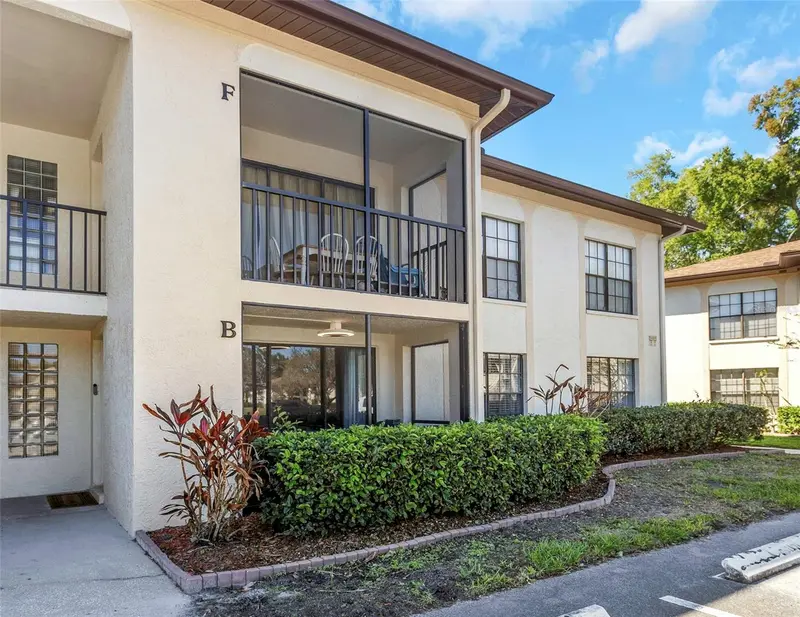 3323 Crystal Ct E #B, FL