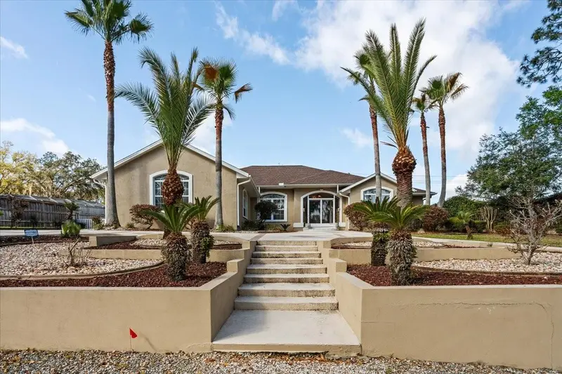 196 Nw Clubview Cir, FL