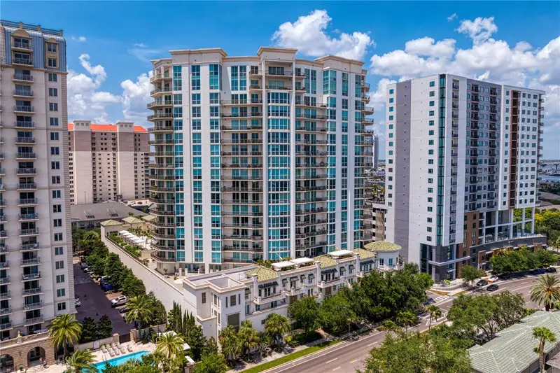 450 Knights Run Ave #1704, FL