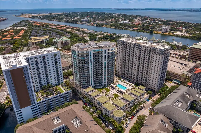 450 Knights Run Ave #1704, FL
