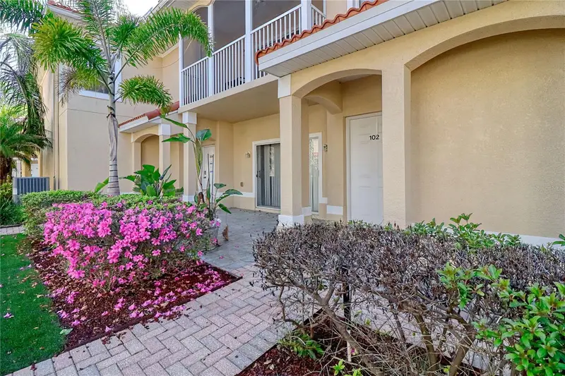 21019 Sunpoint Way #102, FL