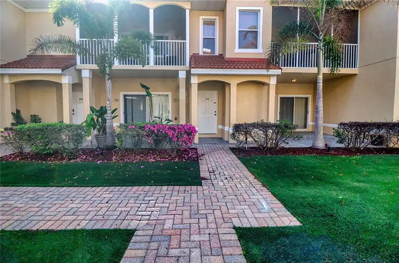 21019 Sunpoint Way #102, FL