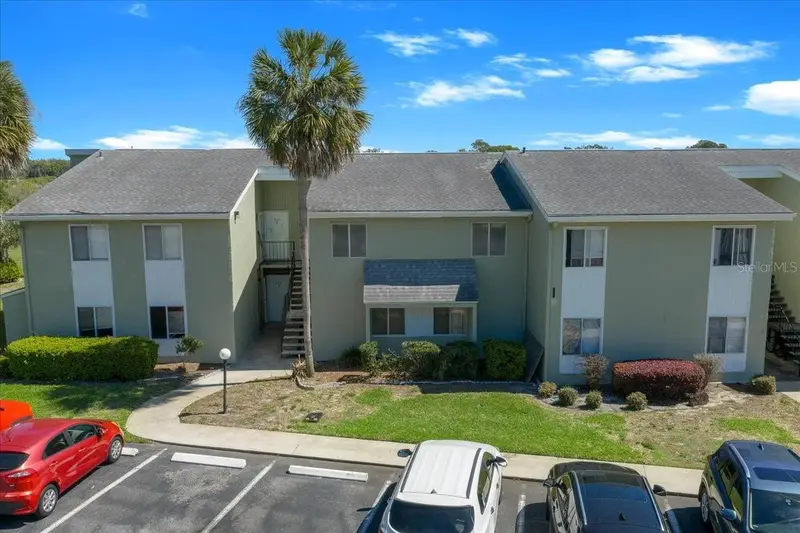 556 Fairways Cir #B, FL