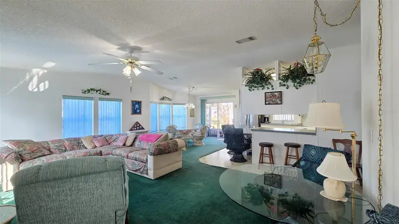 306 Buttonwood Ct, FL