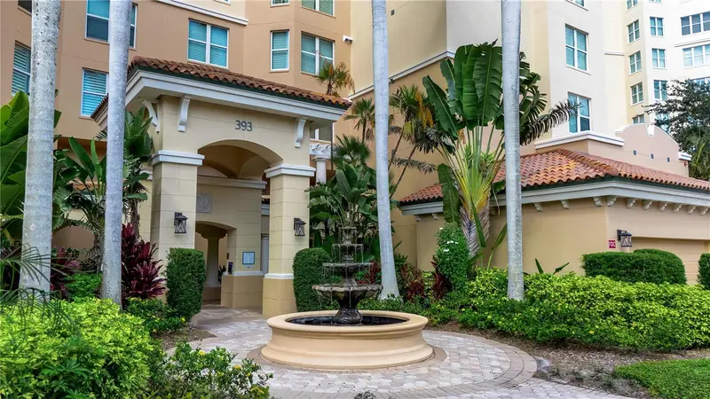 393 N Point Rd #401, FL