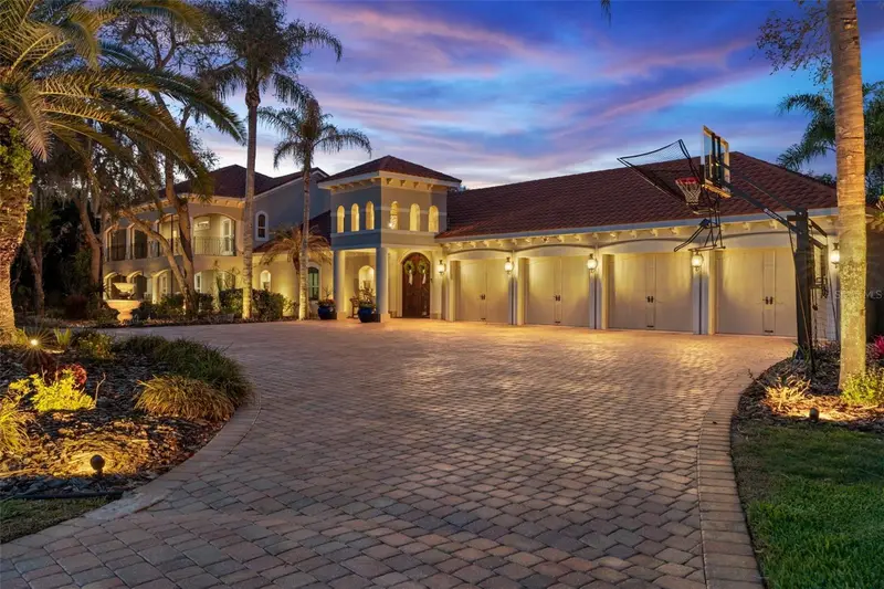 817 Hail Ct, FL