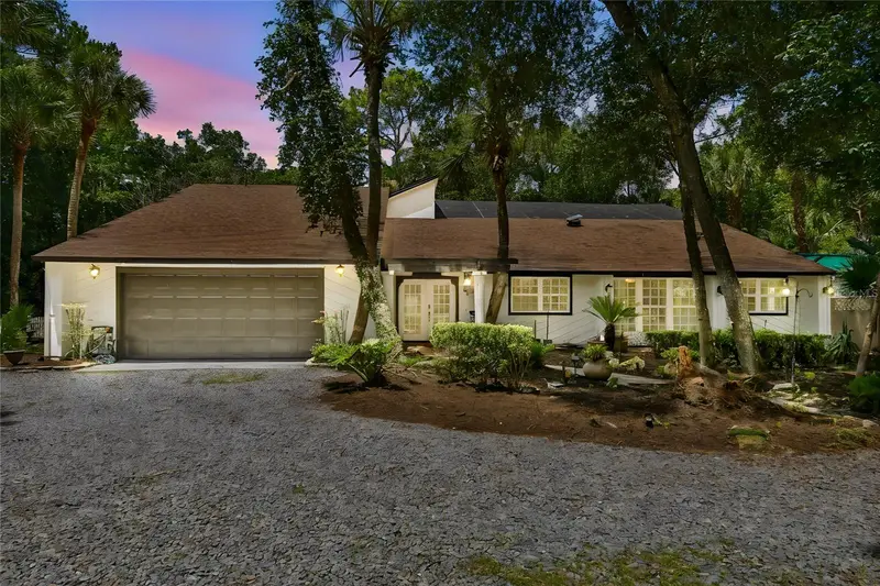 138 Wisteria Dr, FL