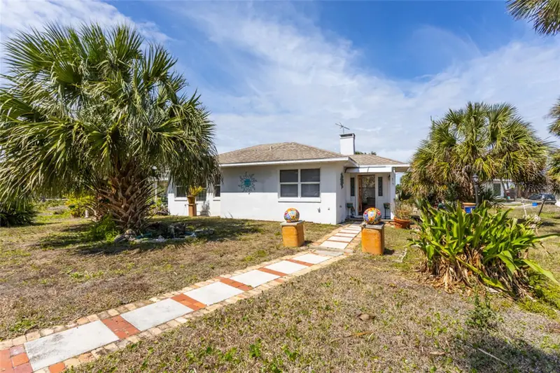 5 Moody Dr, FL