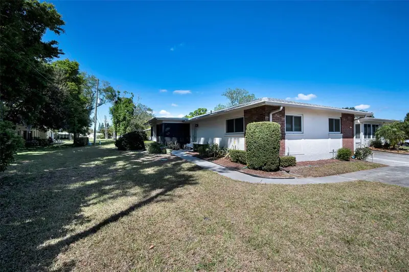 1121 Queen Anne Dr #C, FL