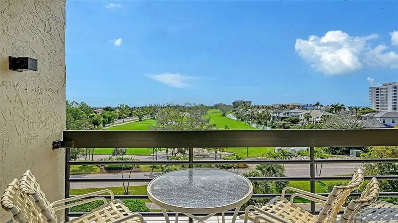 1085 Gulf Of Mexico Dr #404, FL