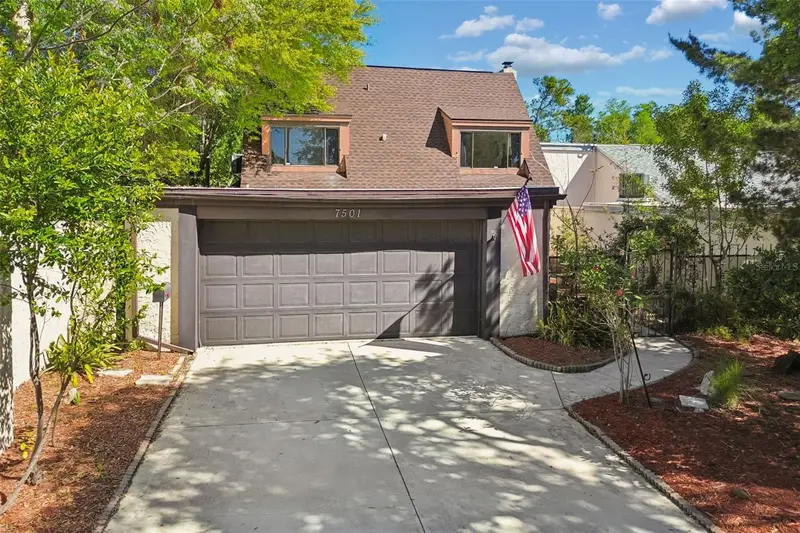 7501 Woodbox Row, FL