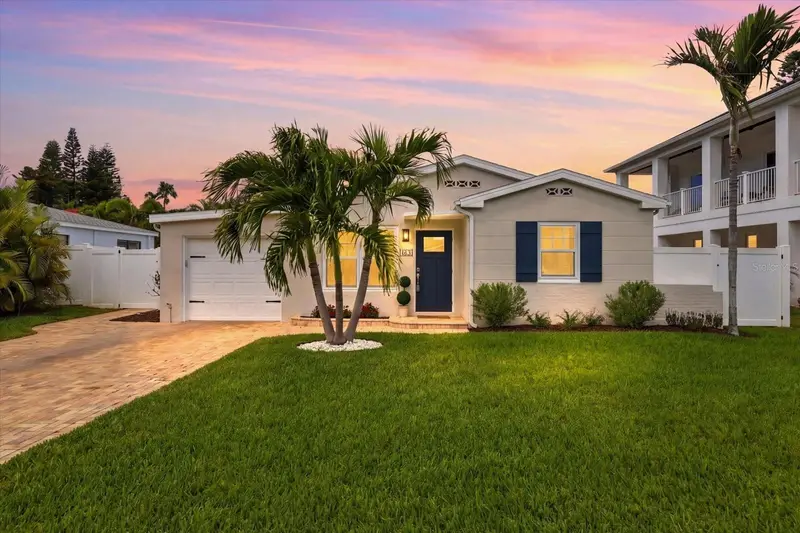 105 3rd St, FL
