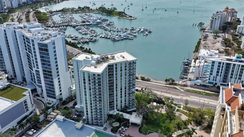 1111 N Gulfstream Ave #10e, FL