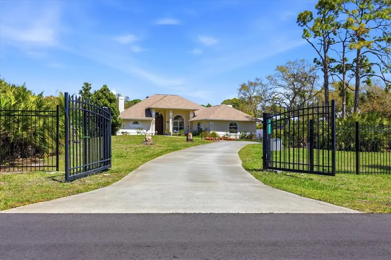 1711 Bayshore Dr, FL
