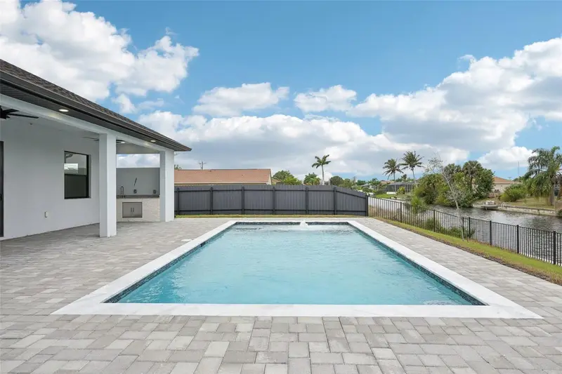 12 Se 17th Ave, FL