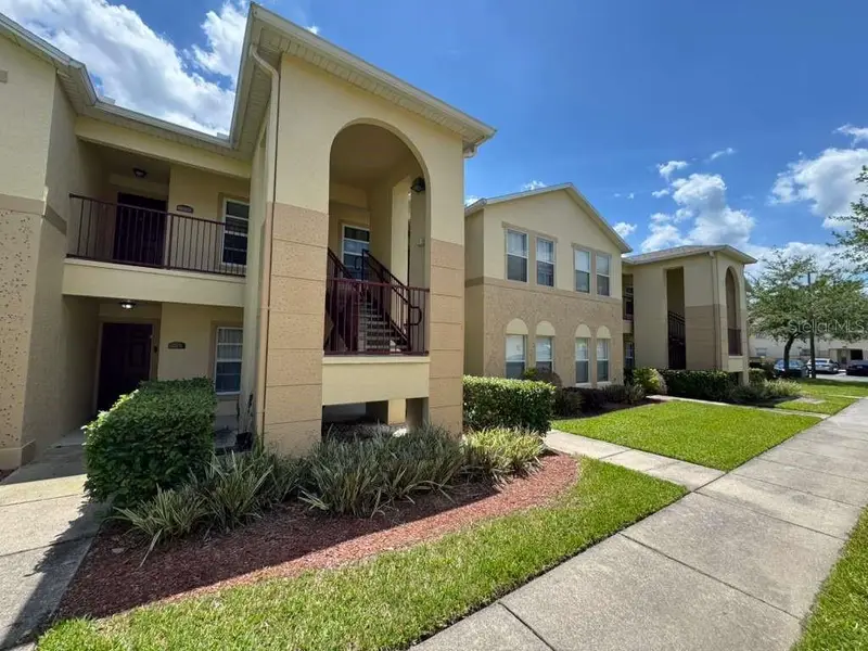 2866 Club Cortile Cir #B, FL