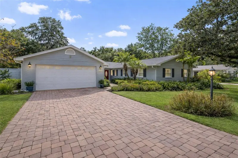 2102 W Kyra Dr, FL
