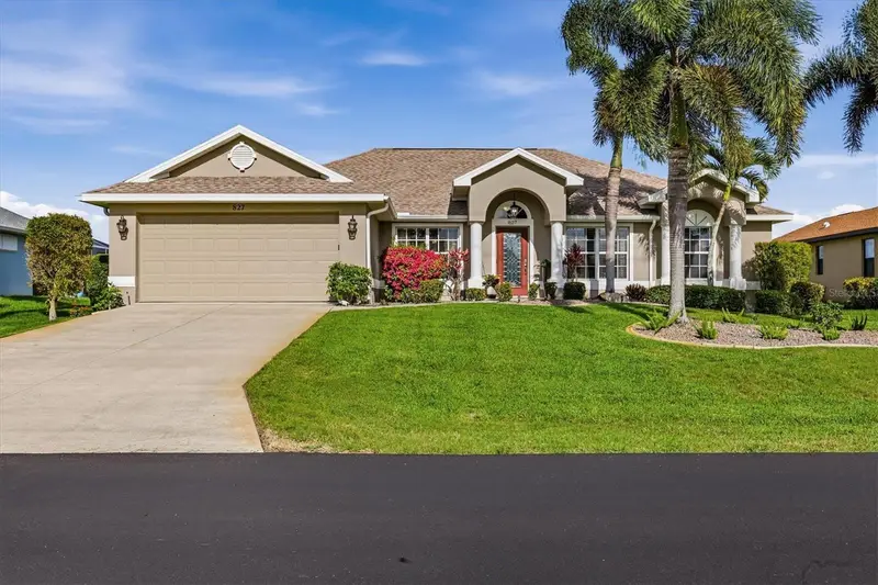 827 Rotonda Cir, FL