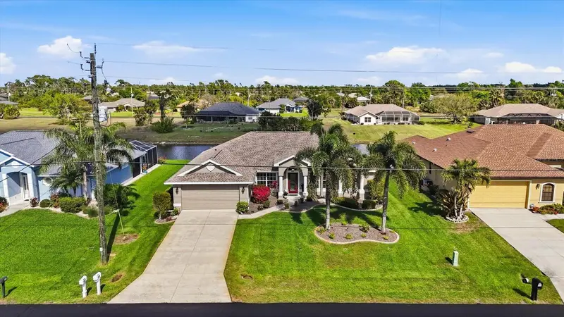 827 Rotonda Cir, FL