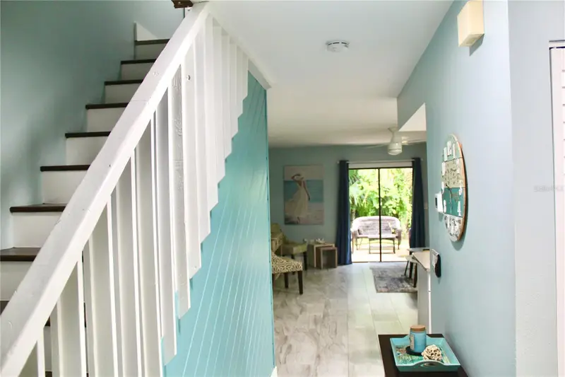 12 Village Dr, FL