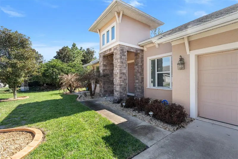 685 Aldenham Ln, FL