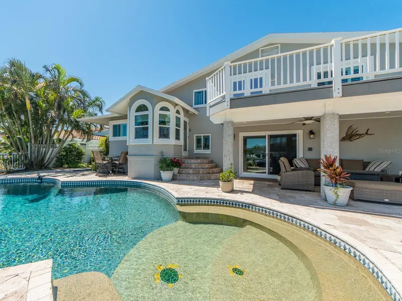 707 Snug Is, FL