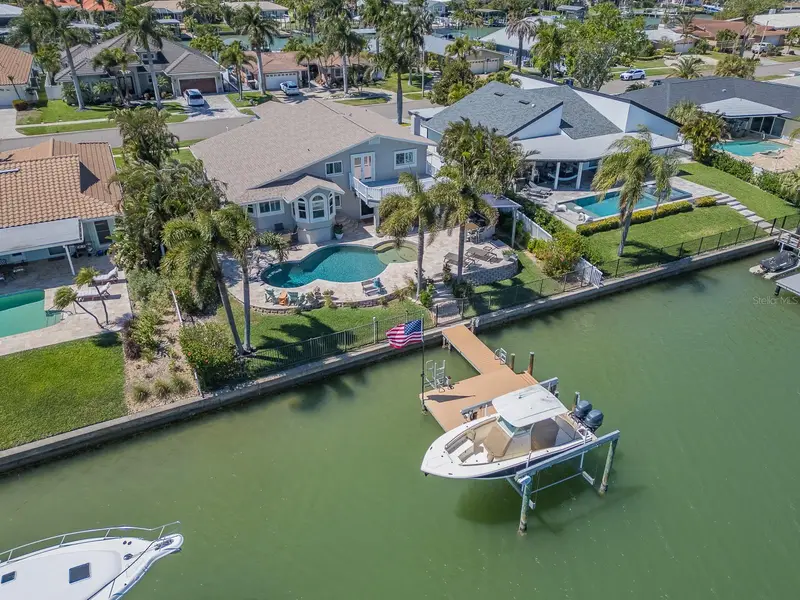 707 Snug Is, FL
