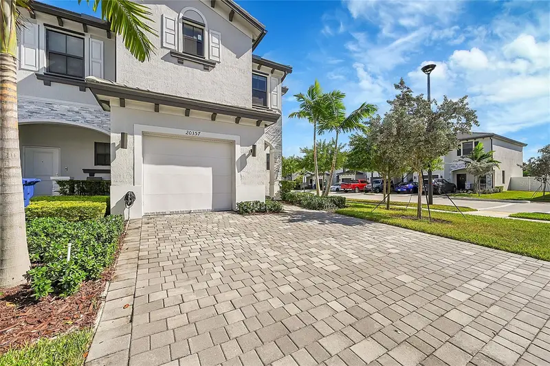 20357 Nw 4th Path, FL