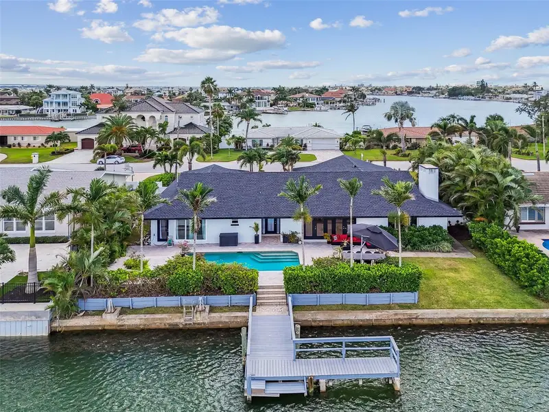 221 Howard Dr, FL