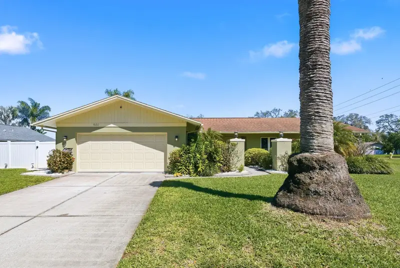 1680 Cinnamon Ln, FL