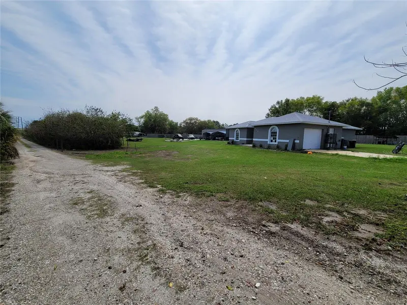 425 Stokes Rd, FL