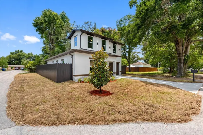 2405 E 23rd Ave, FL