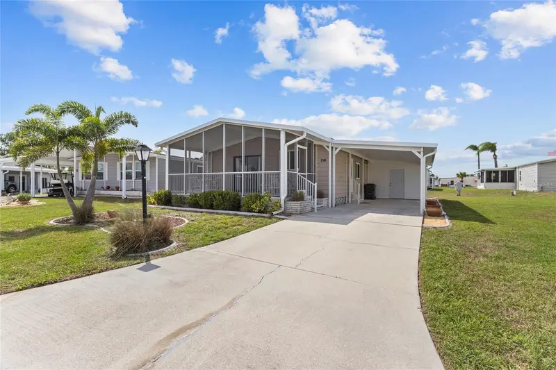 611 La Jolla Cir, FL