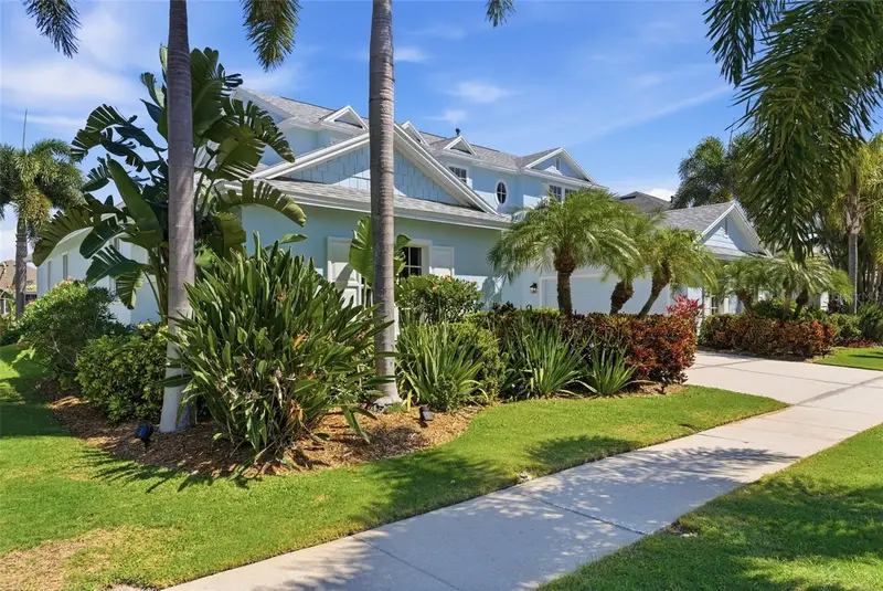 715 Islebay Dr, FL