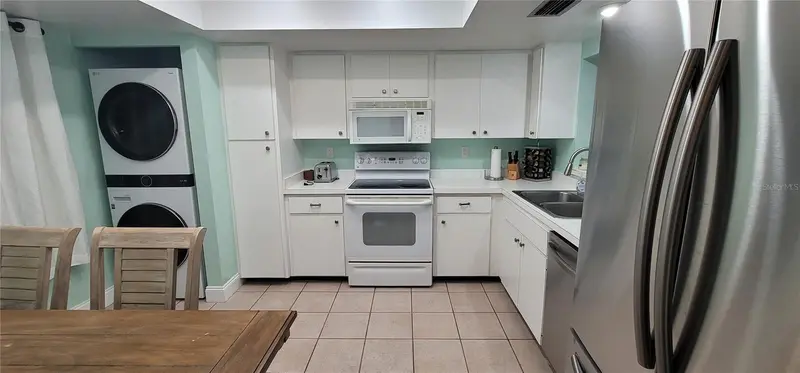 320 Barcelona Dr #320, FL