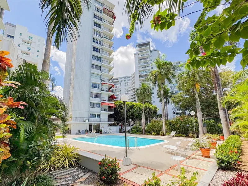 1 Madrid Cond. Lakeshore #2c, PR