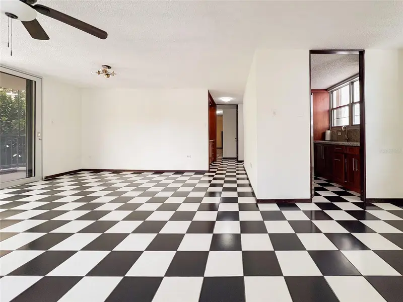 1 Madrid Cond. Lakeshore #2c, PR