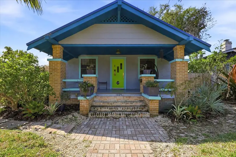 1024 23rd Ave N, FL