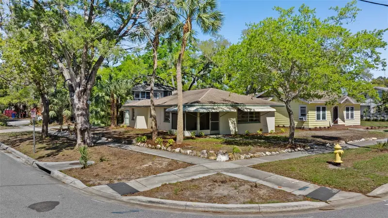 300 President St, FL