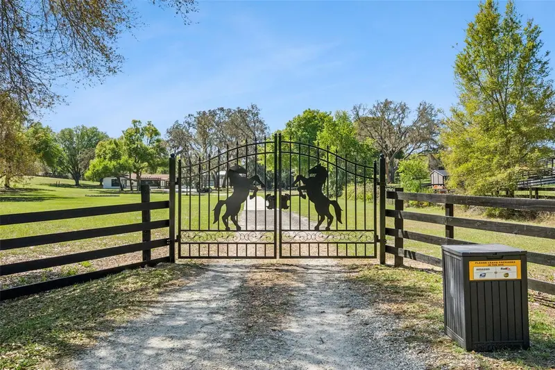15436 Vinola Dr, FL