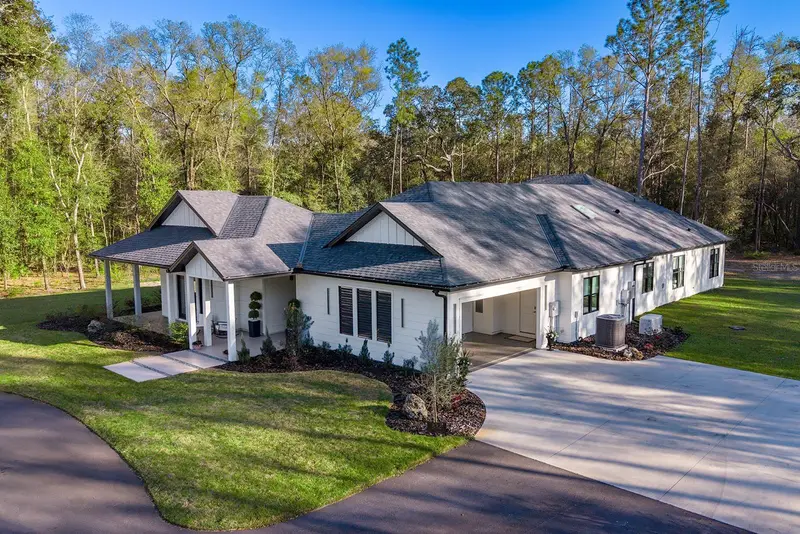 3821 Ne County Road 138, FL