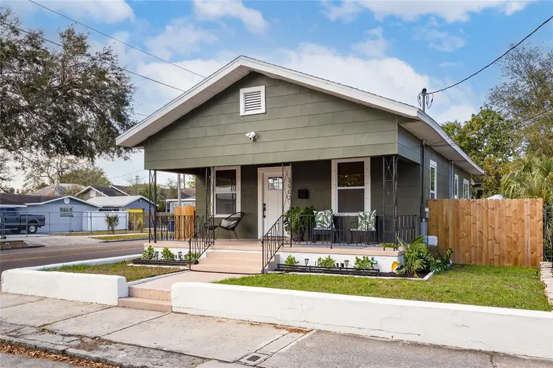 3002 N 16th St, FL