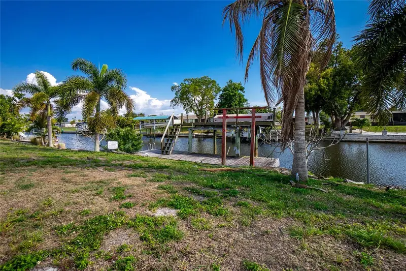 117 Bedford Dr Ne, FL