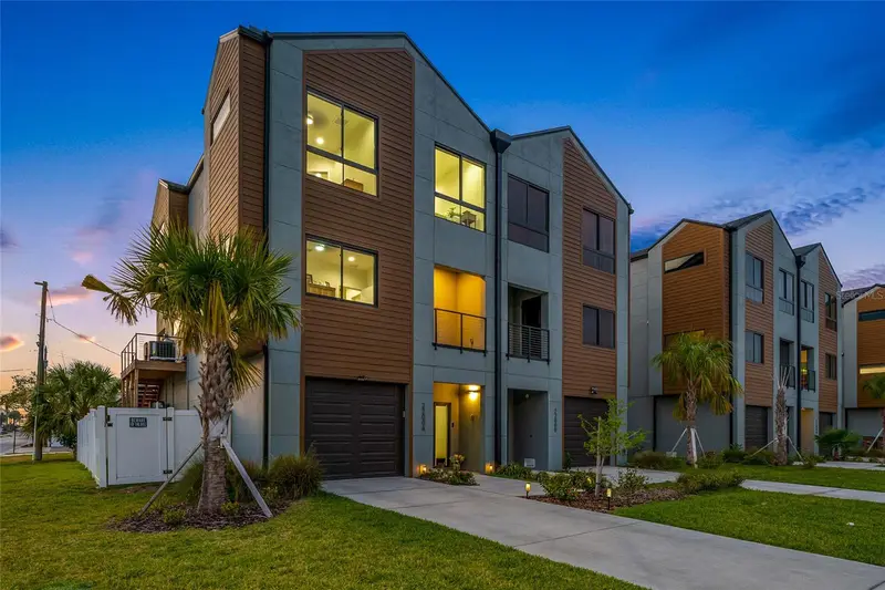 2200 Bay Blvd #A, FL