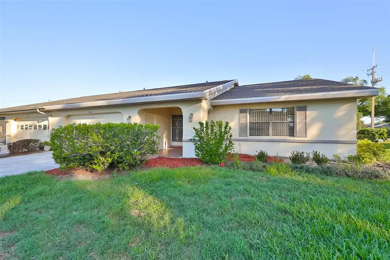 2321 Lancaster Dr, FL