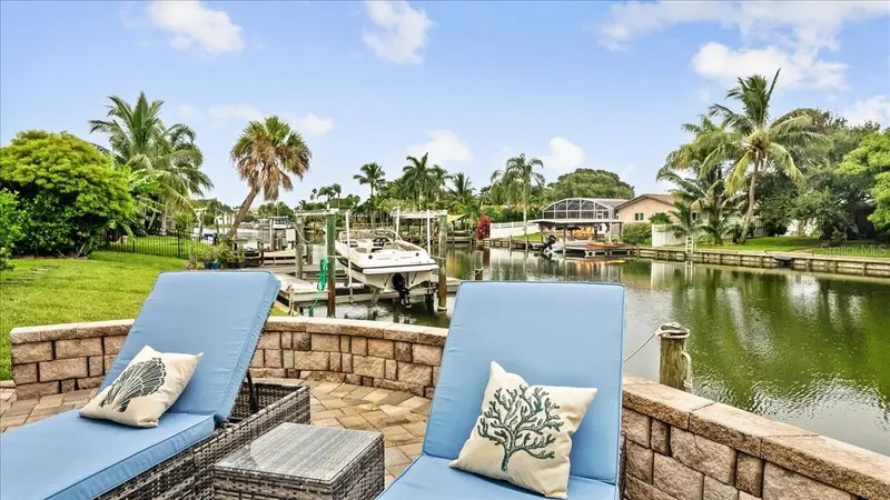 4 Sloop Dr, FL