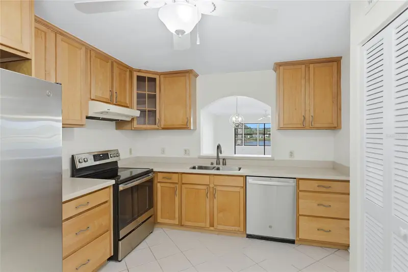 211 Lakewood Dr #211, FL
