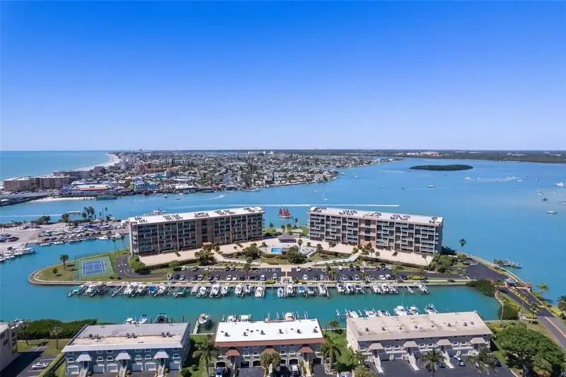 1 Key Capri #102e, FL