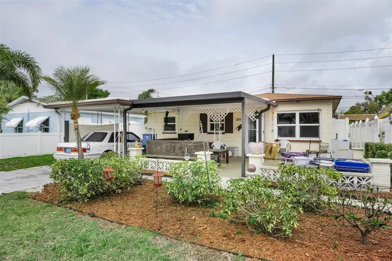 5769 Dartmouth Ave N, FL
